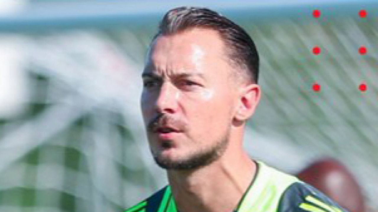 الأهلي يخضع لتدريبين قبل مواجهة ضمك