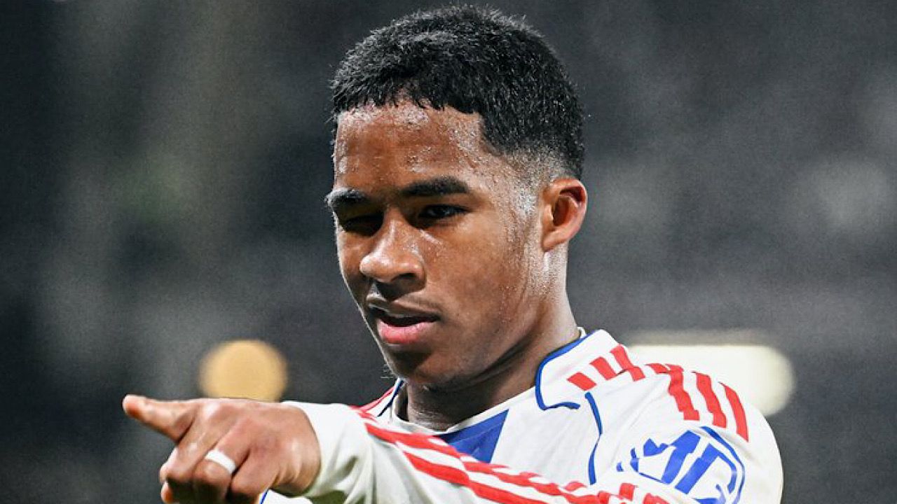 إندريك يلفت الأنظار بأدائه مع ناديه أولمبيك ليون