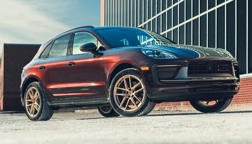 بورشه ولاند روفر تتصدران قائمة الأكثر مبيعا في 2026.. صور