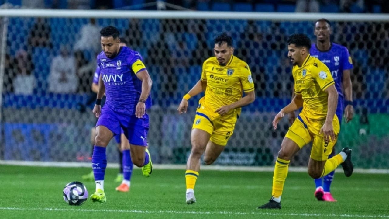 غيابات مؤثرة تضرب الهلال قبل موقعة التعاون