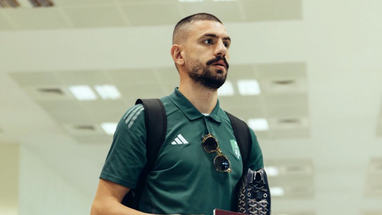 إبعاد لاعب الأهلي عن المباريات حتى اكتمال تعافيه