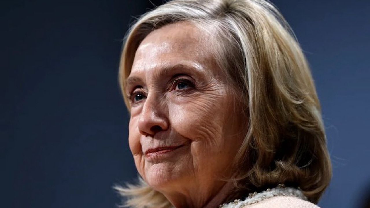 هيلاري كلينتون بشأن علاقتها بجيفري إبستين :لم أكن على علم بأنشطتهم الإجرامية