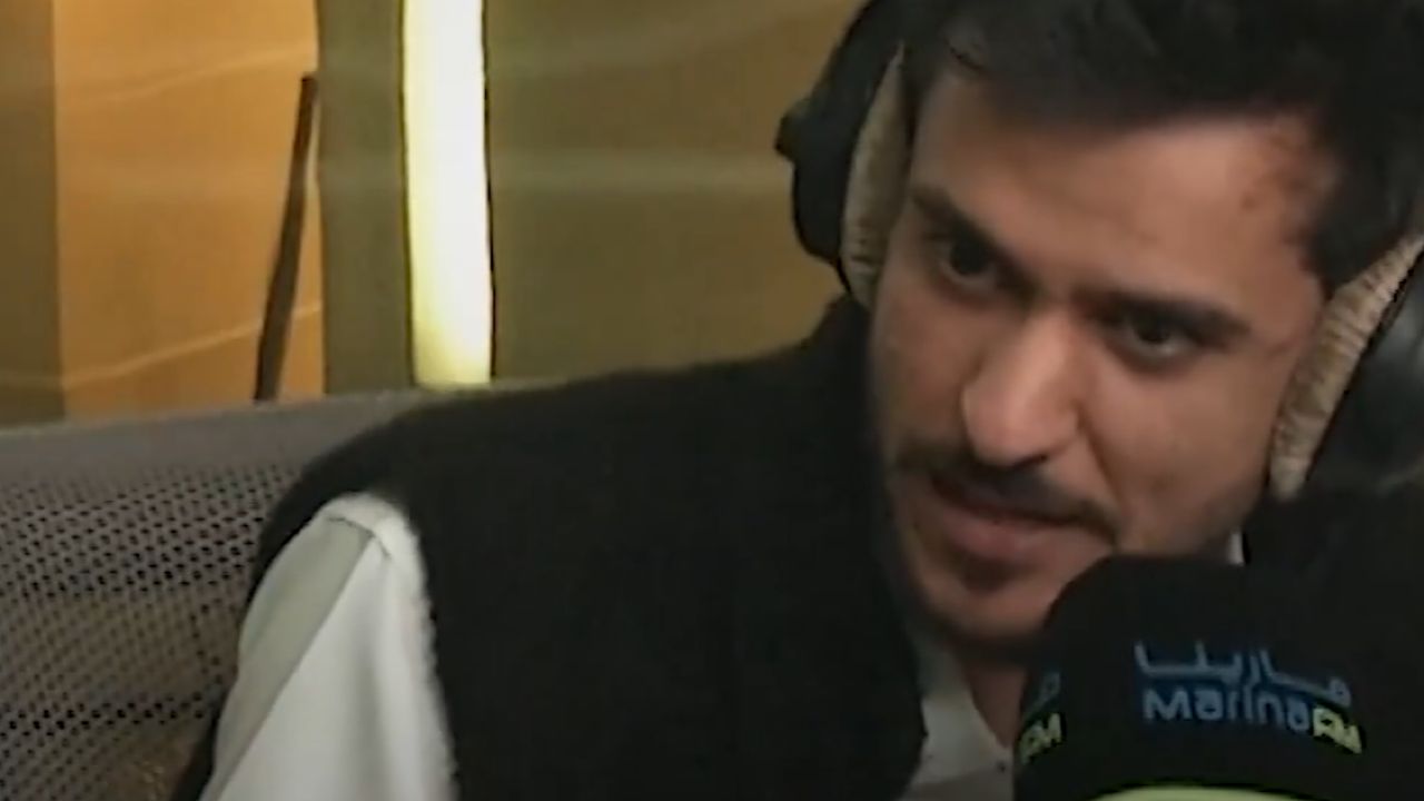 عايض يوضح موقفه من انتقادات عفويته على المسرح .. فيديو