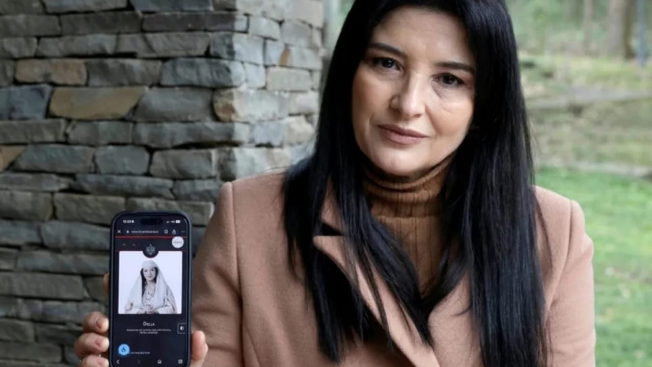 ممثلة ألبانية ترفع دعوى قضائية لاستعادة وجهها وصوتها من وزيرة افتراضية