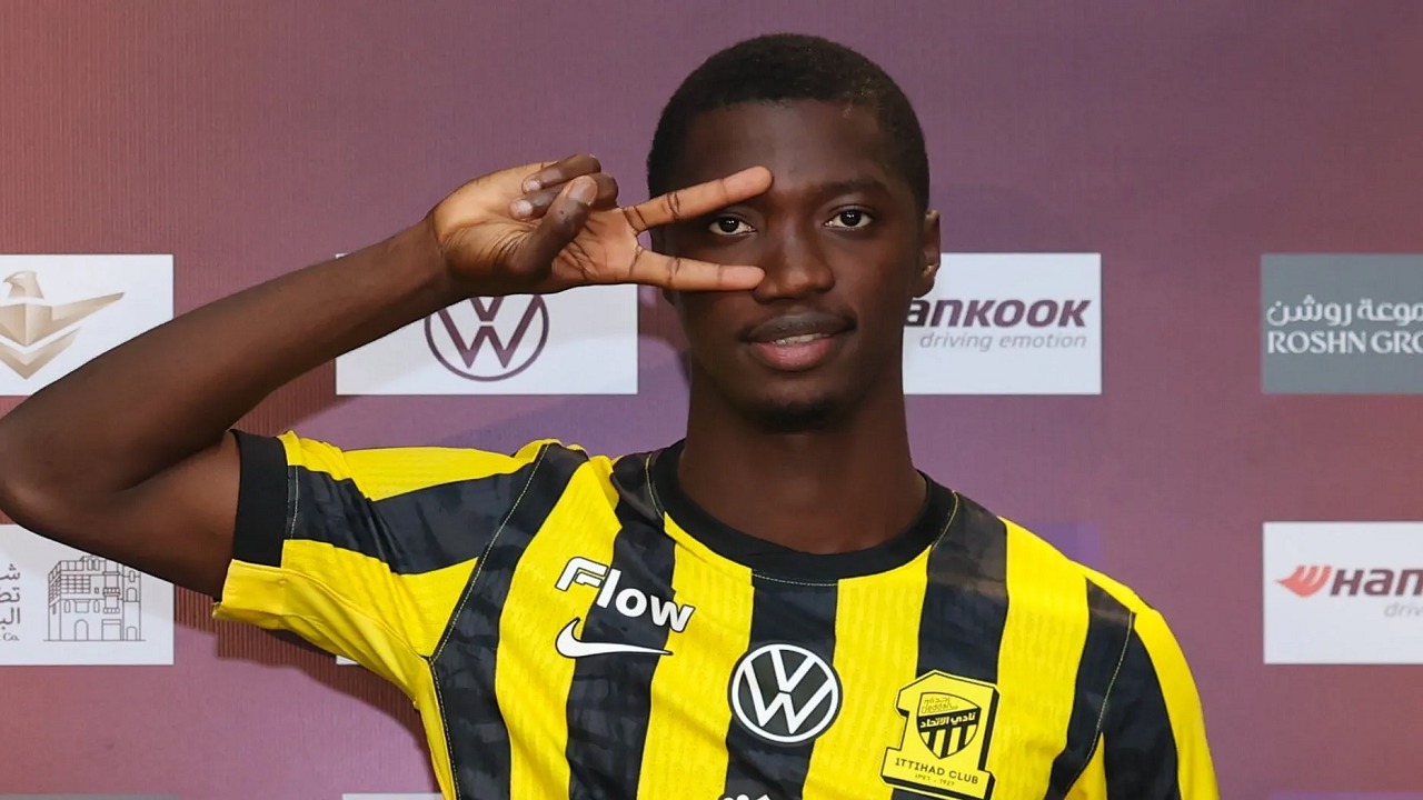 دومبيا مهدد بالإيقاف قبل مواجهة الأهلي