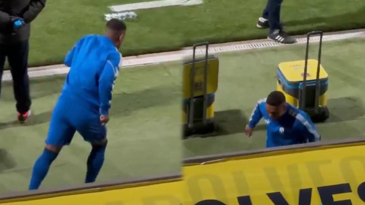 مالكوم يتجه لدكة التعاون ليحيي محمد القحطاني.. فيديو