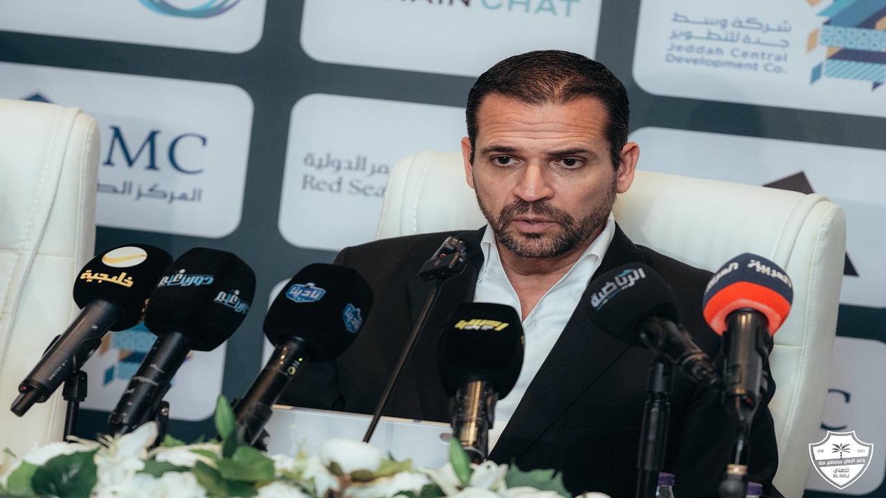 المدير الرياضي للأهلي: لاعبون رفضوا عروض ضخمة وطلبوا تجديد عقودهم معنا