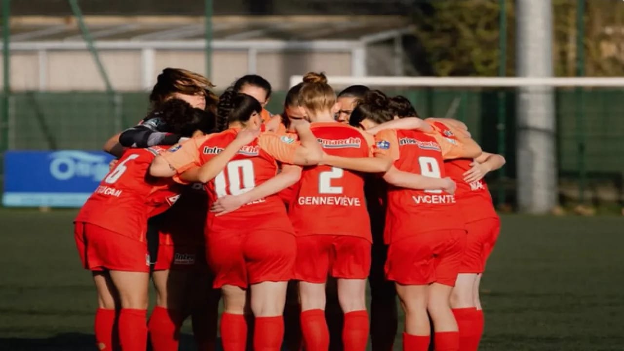 التحقيق مع مدرب بتهمة استدراج القاصرات في فرنسا