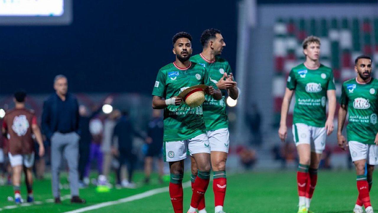 الرياض يتخطى الخلود والاتفاق يفوز على الفتح برباعية
