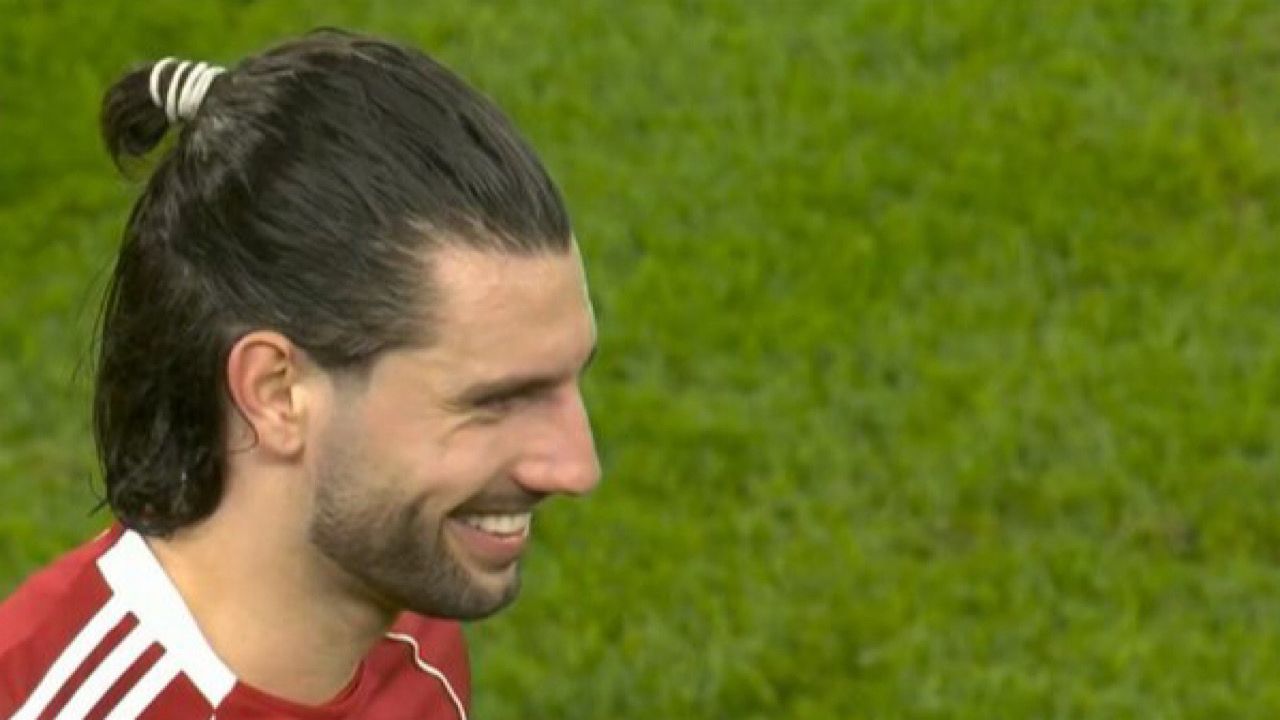 سوبوسلاي يحظى بإشادة فان دايك ومحمد صلاح