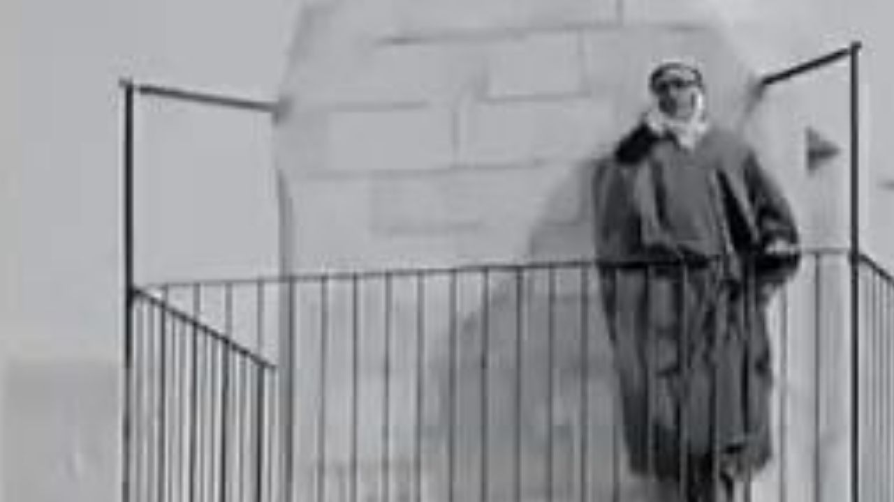 أذان المسجد الأقصى قبل 91 عامًا في مشهد تاريخي نادر .. فيديو