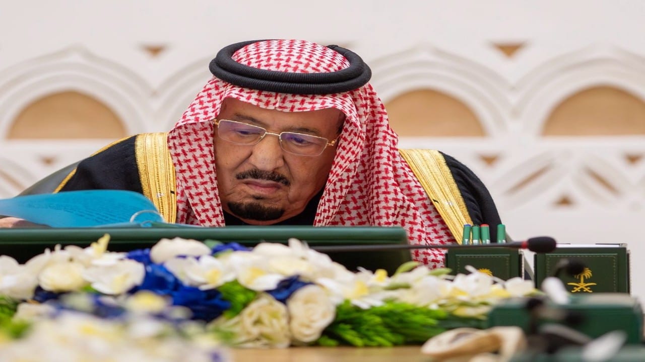 خادم الحرمين الشريفين يرأس جلسة مجلس الوزراء في الرياض