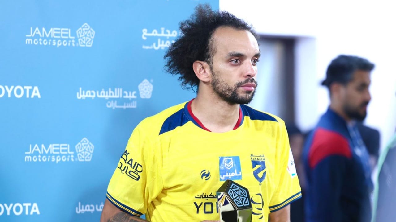 مارتينيز: نجوم العالم يرفعون مستوى دوري روشن ويطورون الأندية .. فيديو