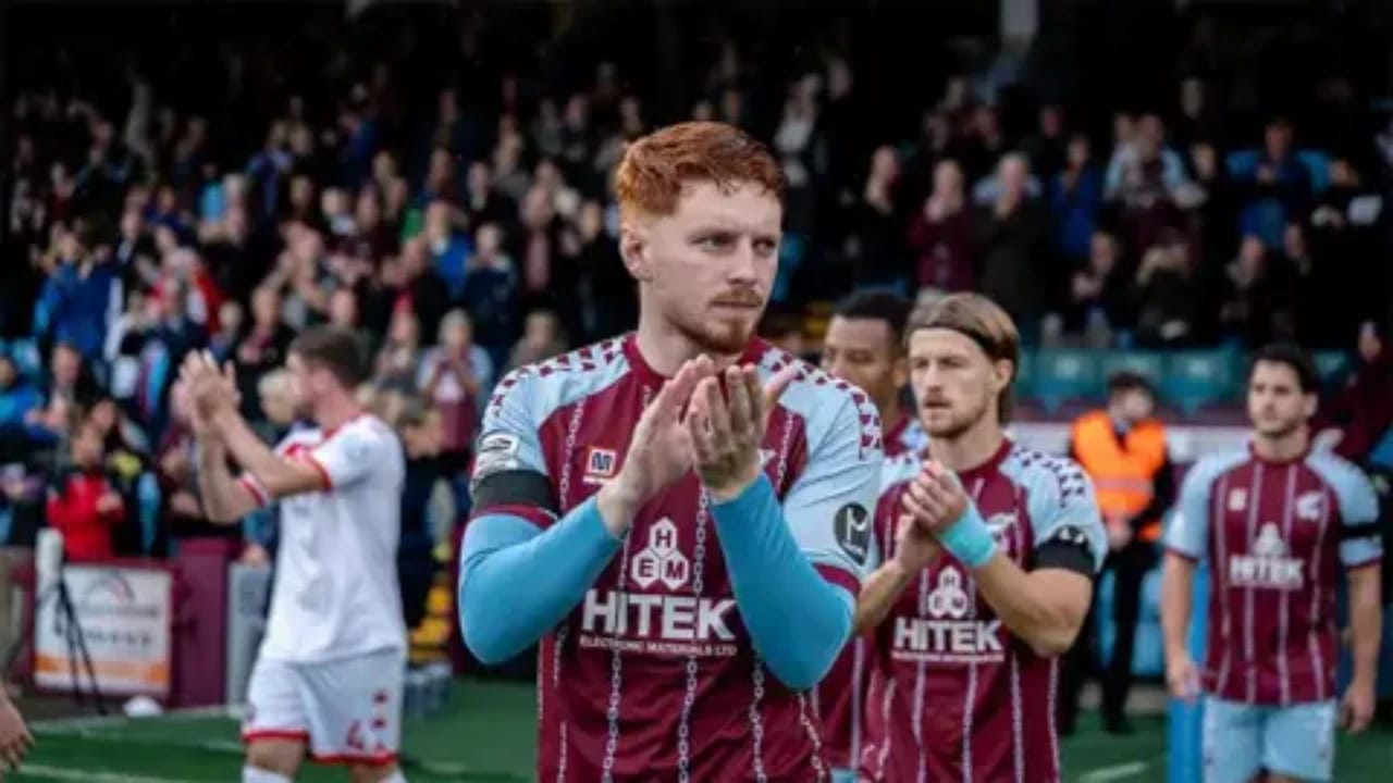 إلغاء ركلة جزاء بسبب تصرف غريب من لاعب.. فيديو