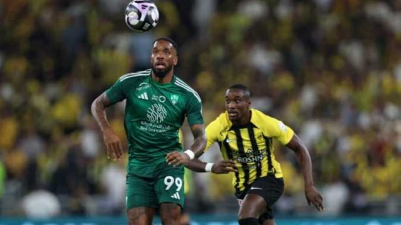 شبح الإيقاف يهدد نجوم الأهلي والاتحاد قبل ديربي جدة