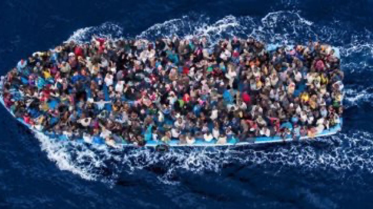 مصر: غرق 3 وفقدان 18 مواطنًا في مركب هجرة غير قانونية بالبحر المتوسط