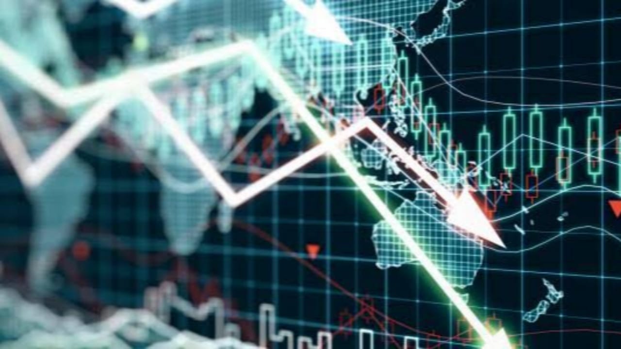 خبير اقتصادي: الديون والتضخم أبرز بؤر الخطر في الاقتصاد العالمي .. فيديو