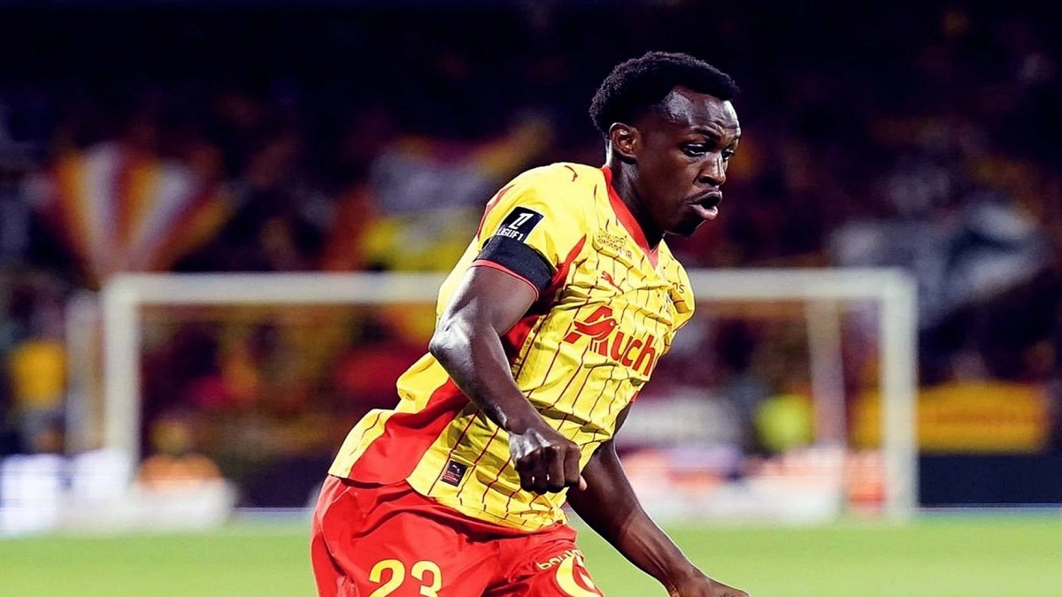 الحنيان: سعود عبدالحميد لم يتواصل معه نادي النصر .. فيديو