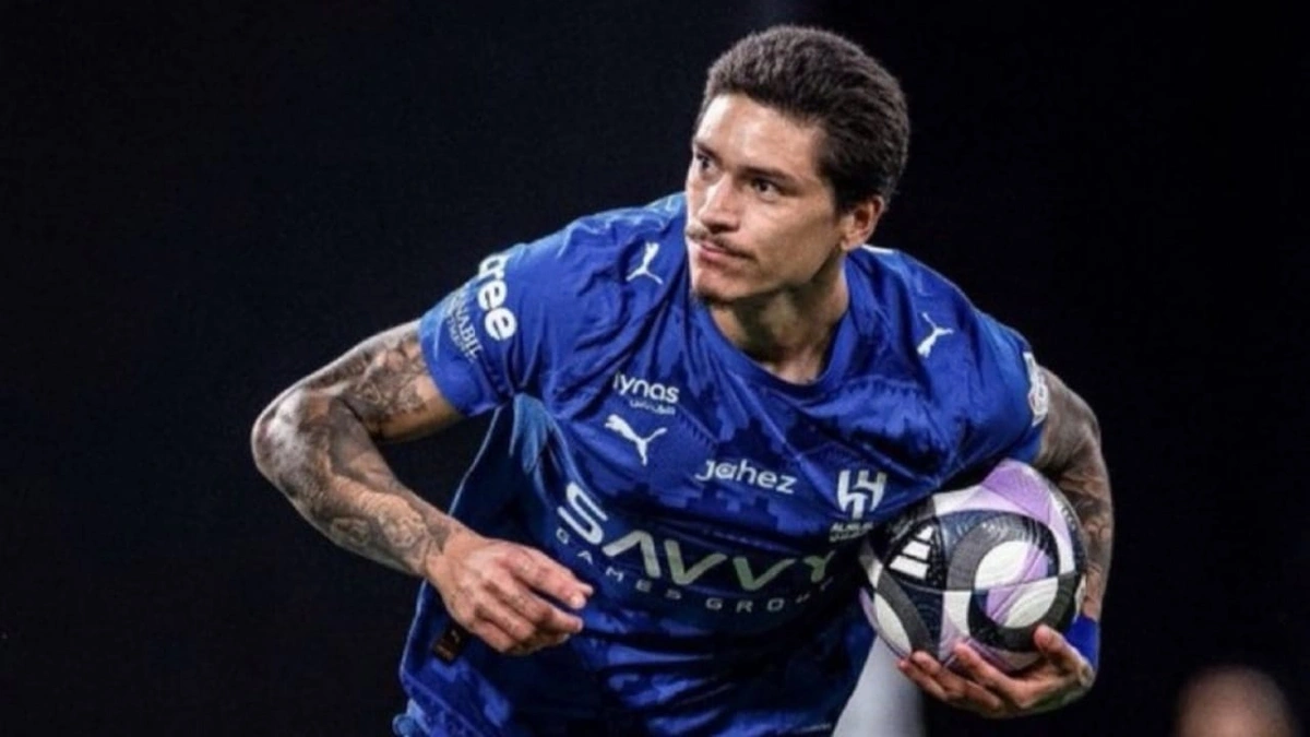 نونيز يحدد مطالبه المالية للانتقال إلى فلامنغو