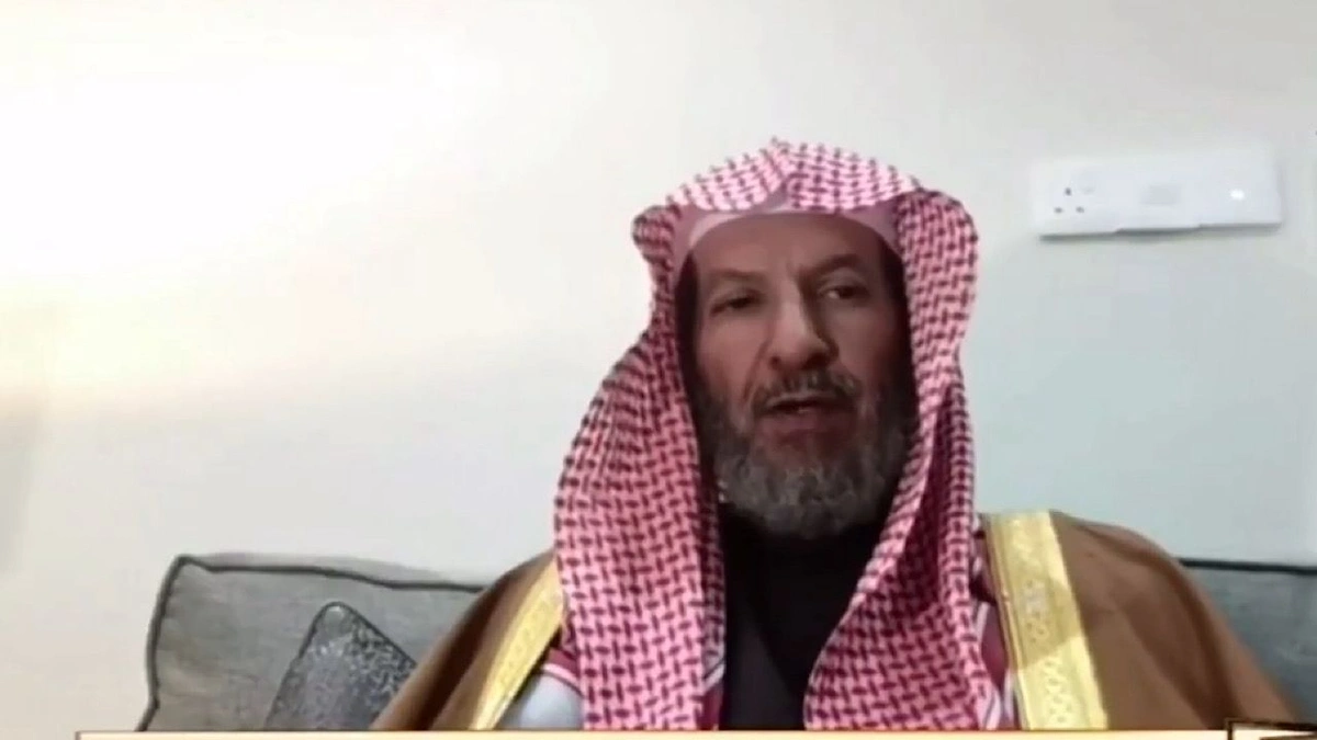 الشثري يوضح حكم إفطار الصائم على متن الطائرة في حال غربت الشمس ..فيديو