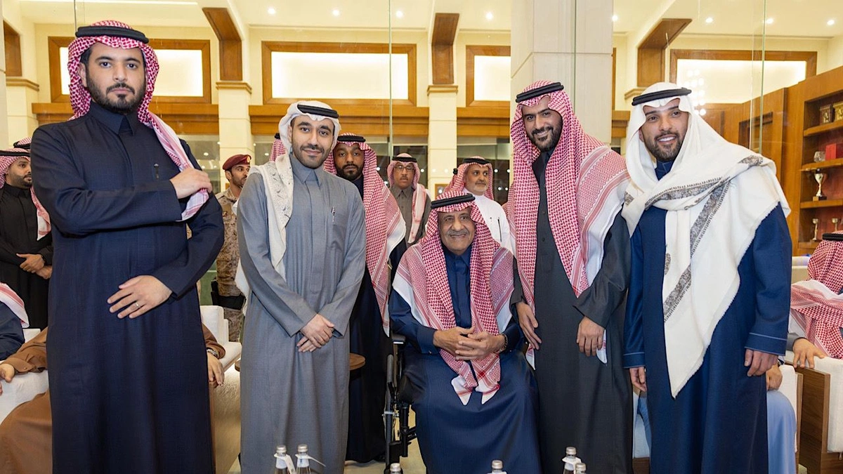 رئيس وأعضاء مجلس إدارة الشباب يلتقون الأمير خالد بن سلطان