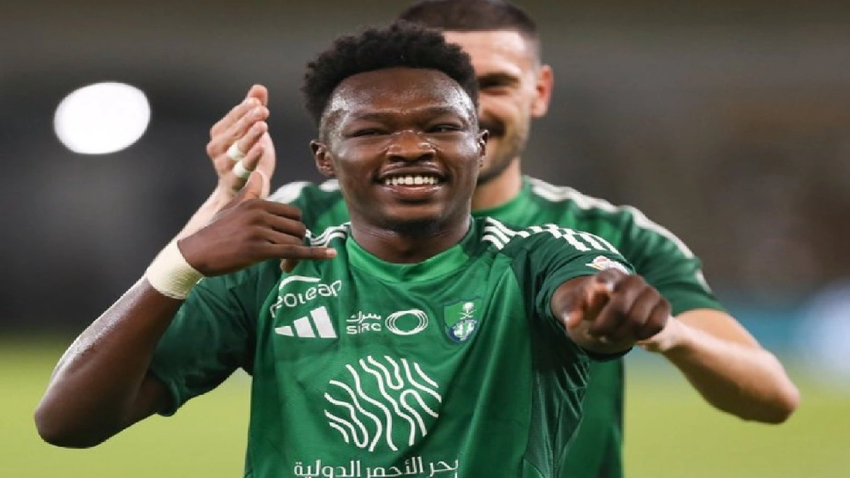 وفاة والد لاعب الأهلي