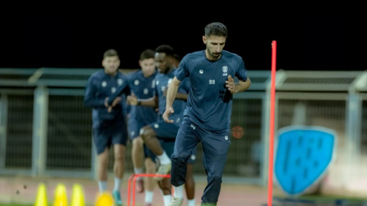 سوموديكا يضع خالد اللزام ضمن خيارات الأخدود قبل مواجهة الهلال