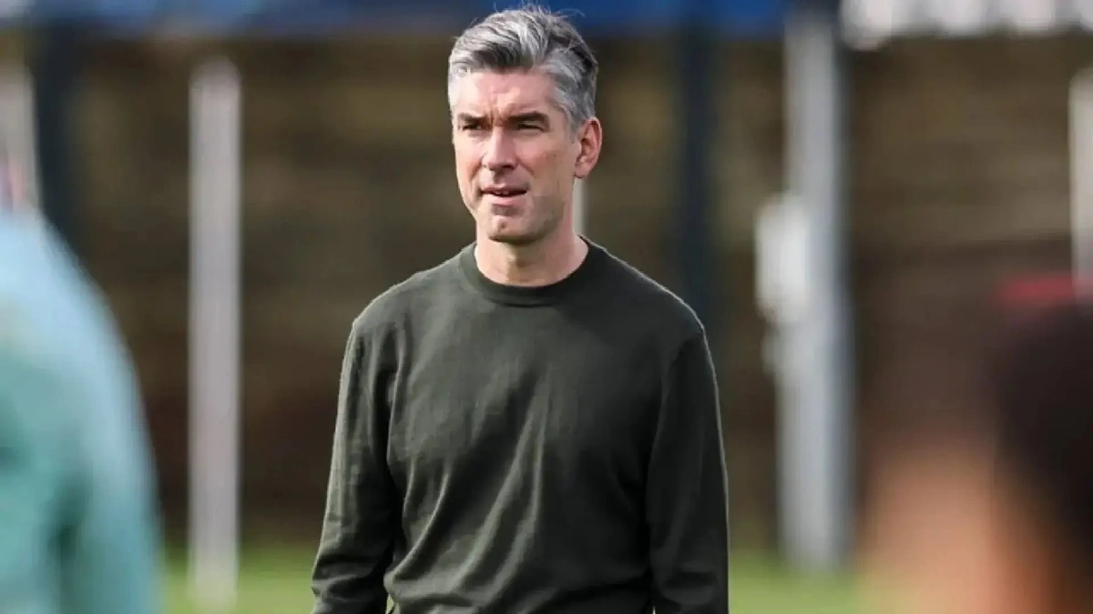 الهلال يقترب من تعيين ريتشارد هيوز مديرًا رياضيًا