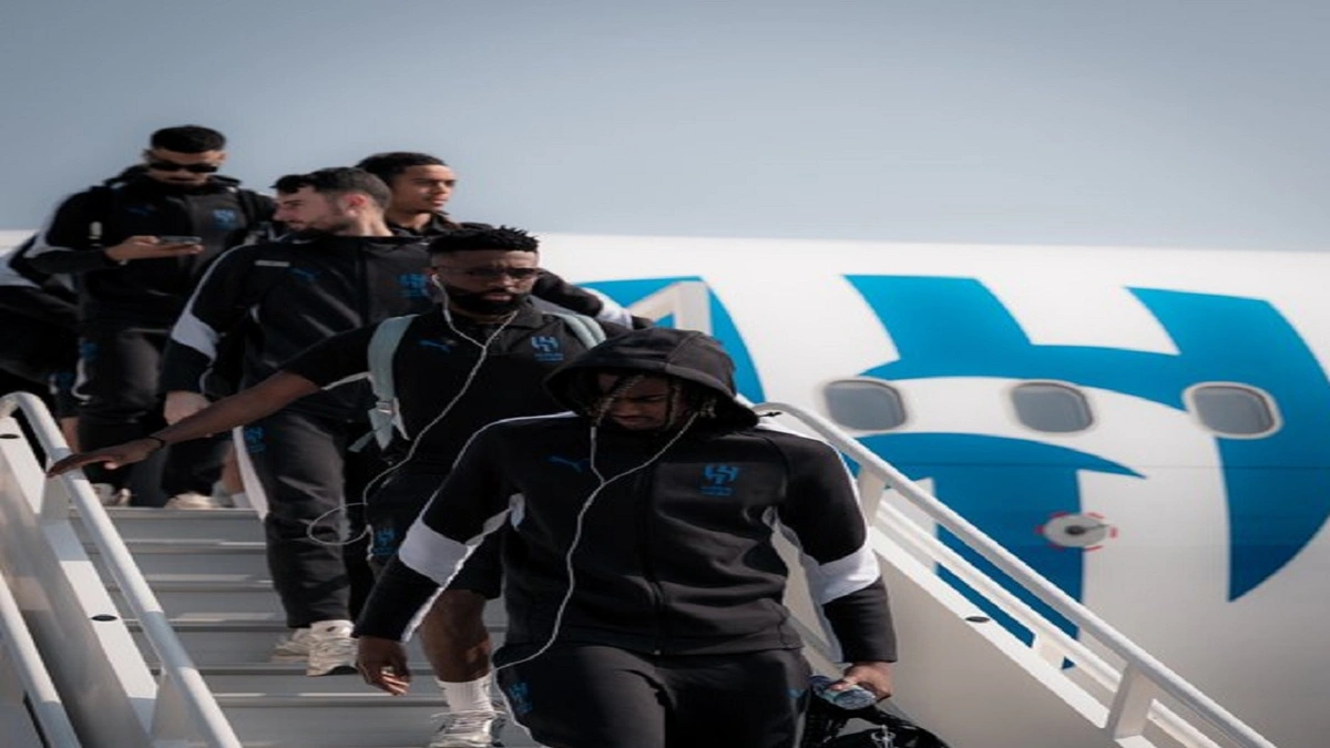 بعثة الهلال تصل إلى دبي