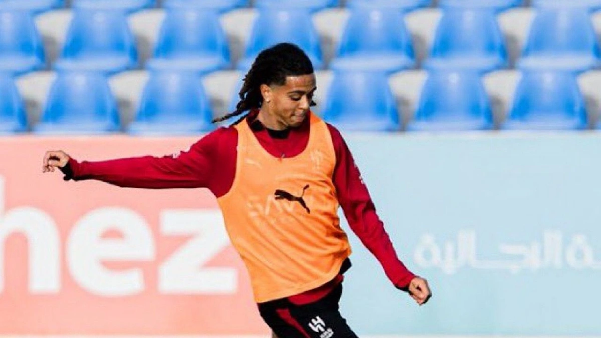 ‎سايمون بوابري يشارك في تدريبات الهلال استعداداً لمواجهة الأخدود