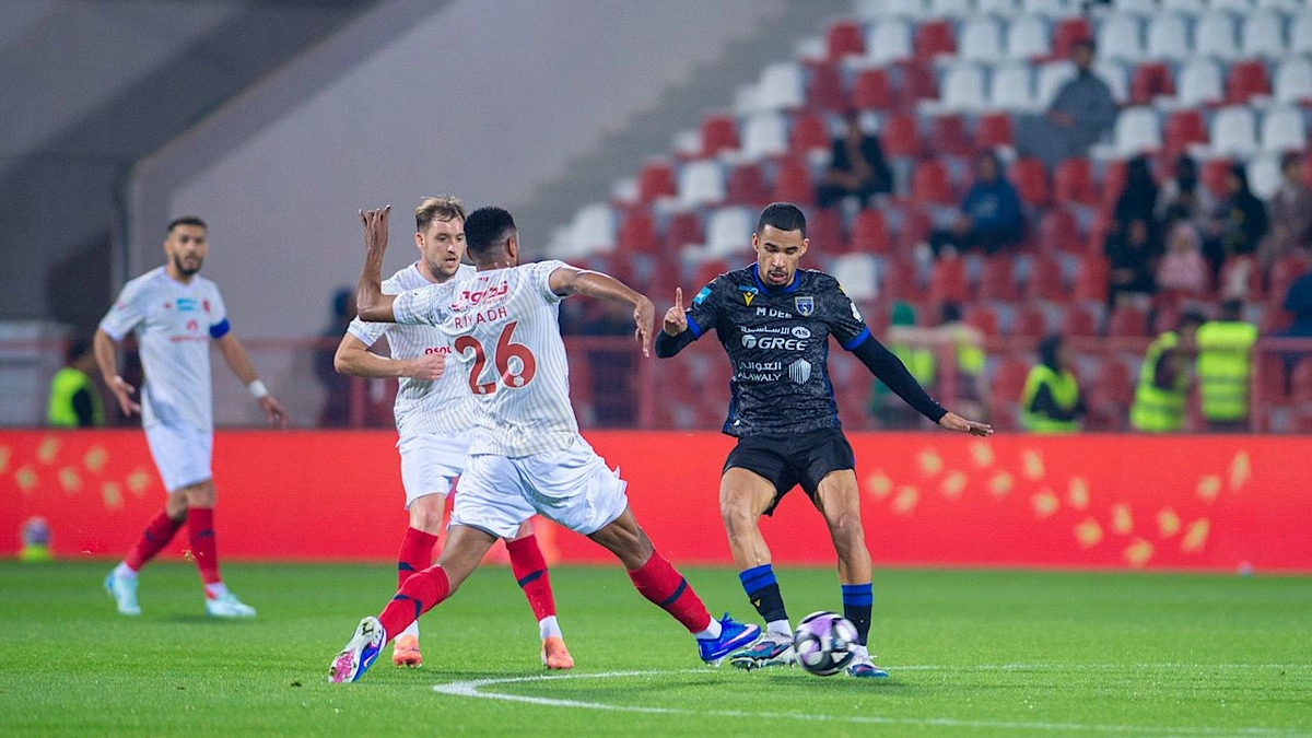 تأكد غياب فيكتور هوغو عن التعاون أمام الفيحاء لتراكم البطاقات الصفراء