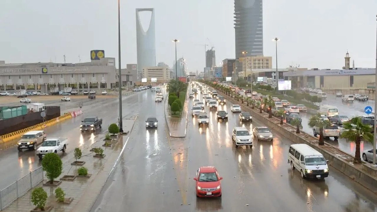 العقيل: متوقع حدوث حالة مطرية على عدة مناطق اليوم وغدًا  .. فيديو