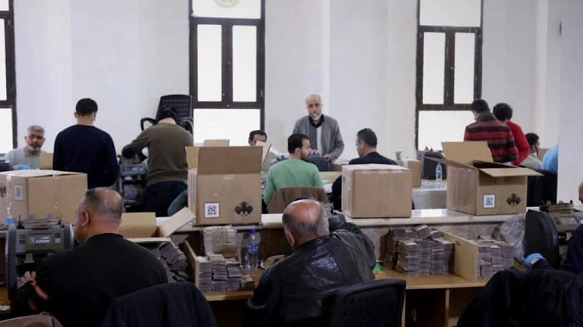 سوريا تبدأ استبدال العملة القديمة بالجديدة بإشراف الرقابة المالية