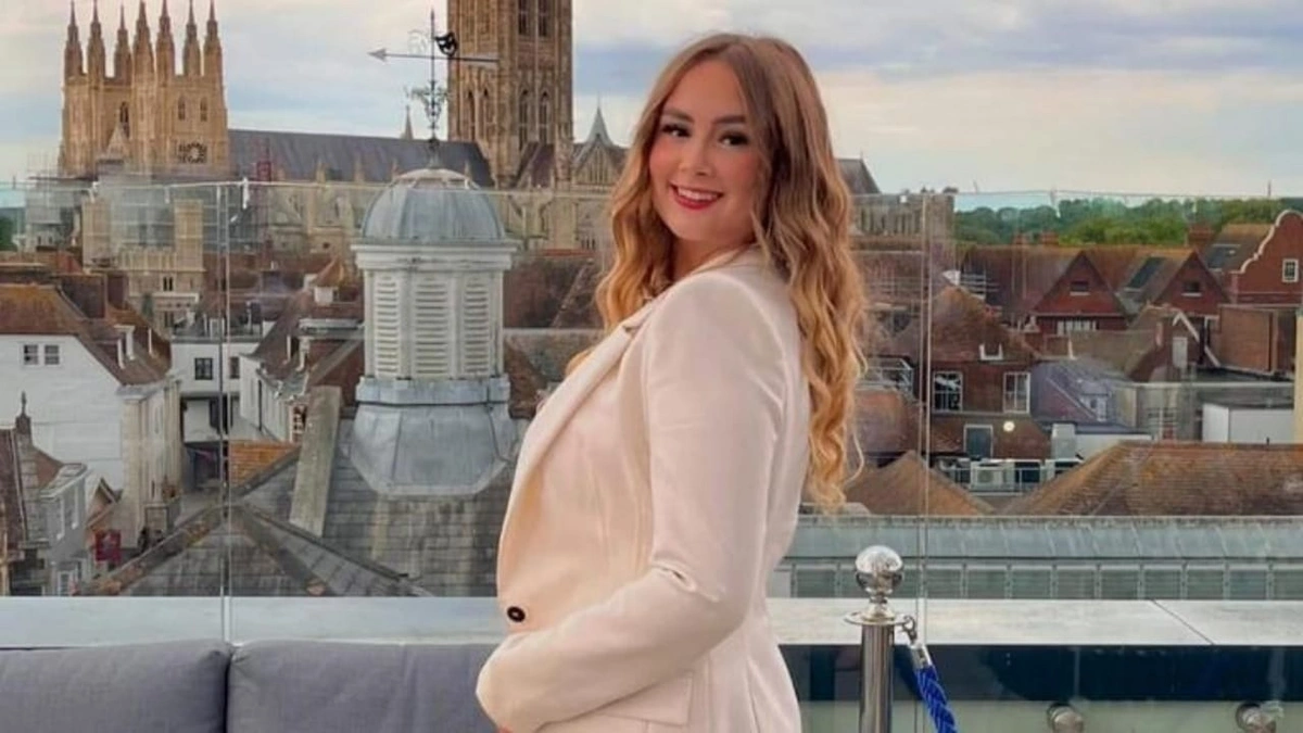 وفاة ملكة جمال بريطانية بعد حادث دهس مأساوي أمام سكنها الجامعي