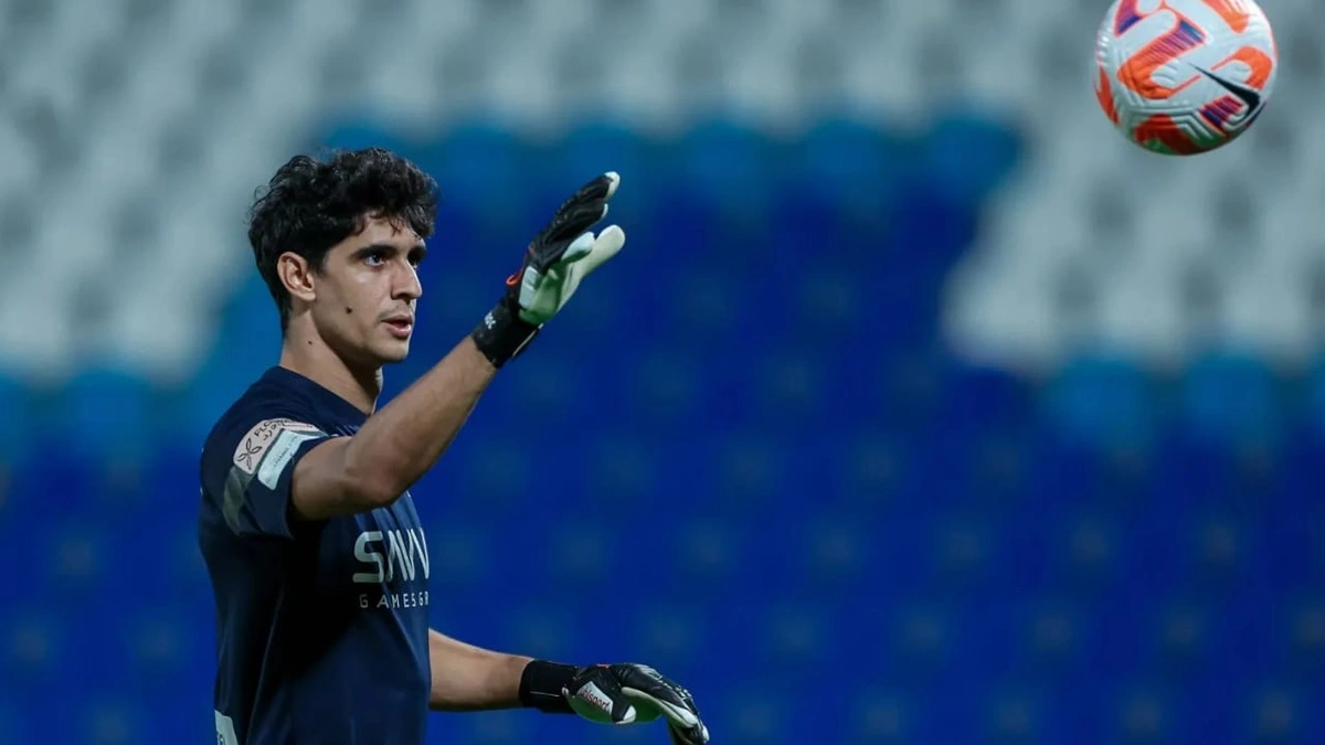 الهلال يحدد موقف بونو قبل مواجهة الاتفاق