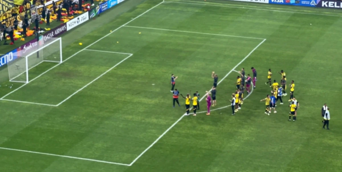 جماهير الاتحاد تهتف باسم فابينهو فرحا بالفوز الغرافة.. فيديو