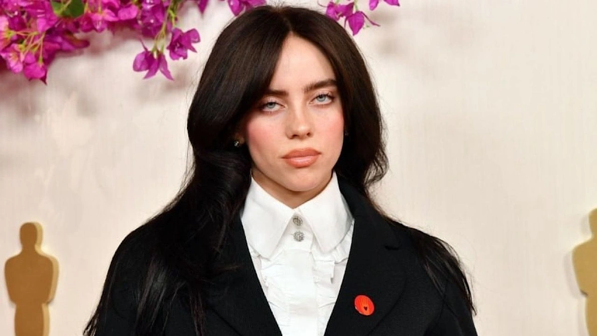 ناشط أسترالي يُبعد عن أمريكا بعد سخريته من المغنية  بيلي إيليش