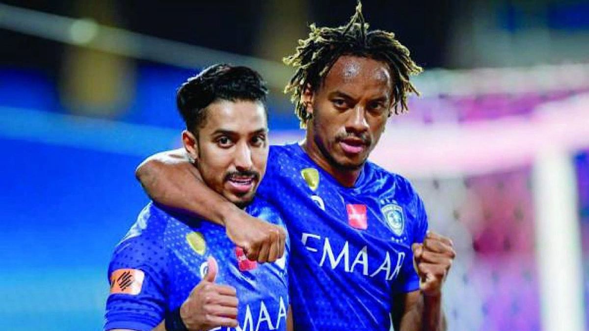 كاريلو يُهدي قميصه لسالم الدوسري.. صورة