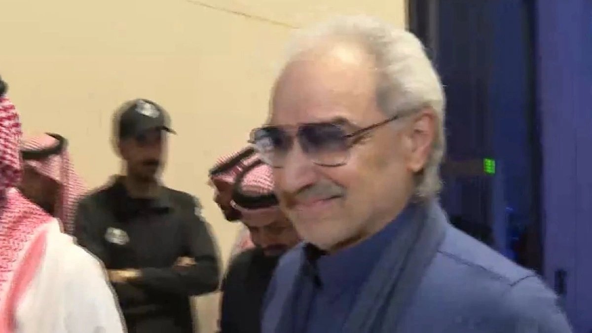 الأمير الوليد بن طلال لجماهير الهلال:ما فيه إلا الميدان..فيديو