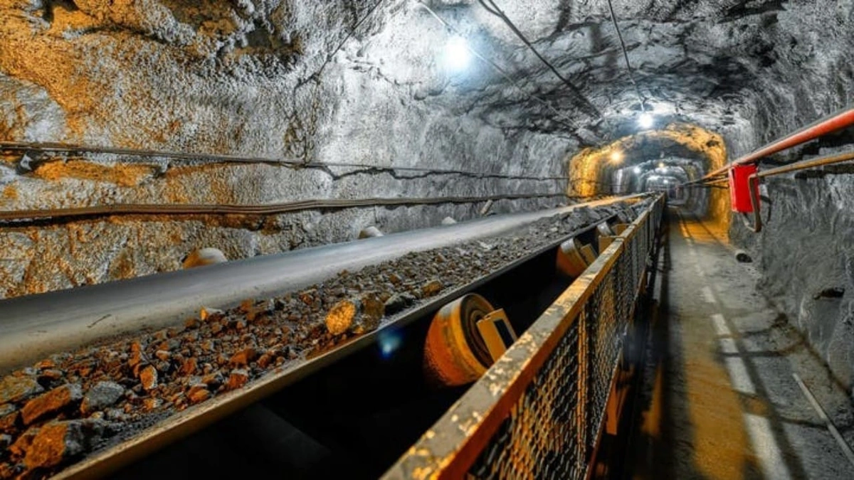 انهيار منجم ذهب يودي بحياة 11 شخصًا في غينيا