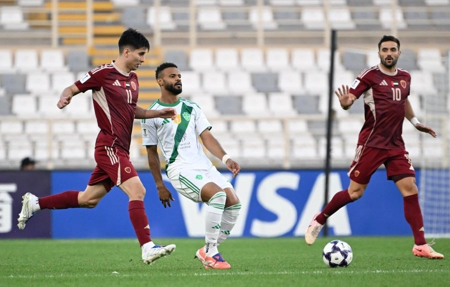 الأهلي يسقط في فخ التعادل مع الوحدة الإماراتي