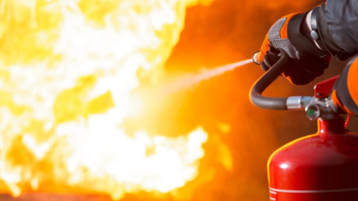 لهو طفلين بالشموع ينتهي بمصرعهما