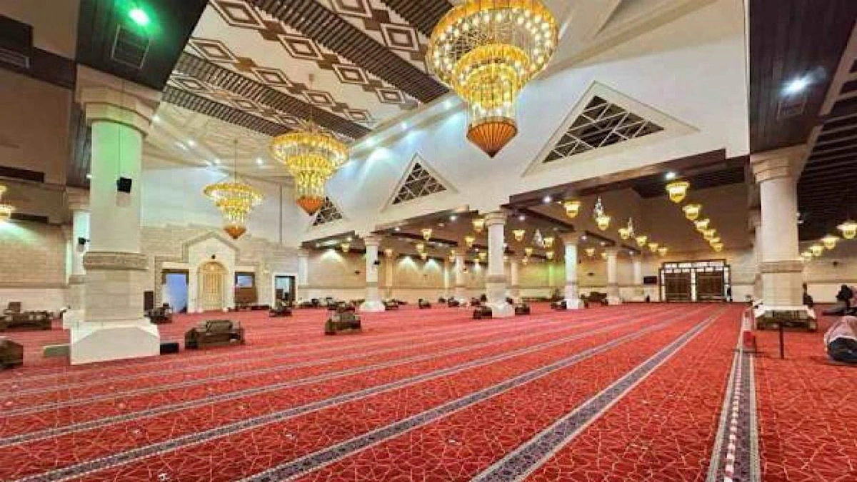 تنظيم المساجد في رمضان ومنع تصوير المصلين أثناء الصلاة