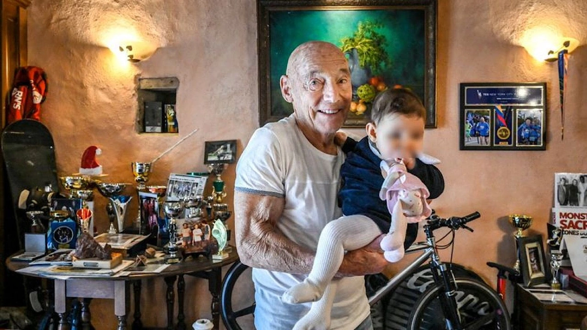 تسعيني يصبح أباً للمرة السابعة..فيديو وصور