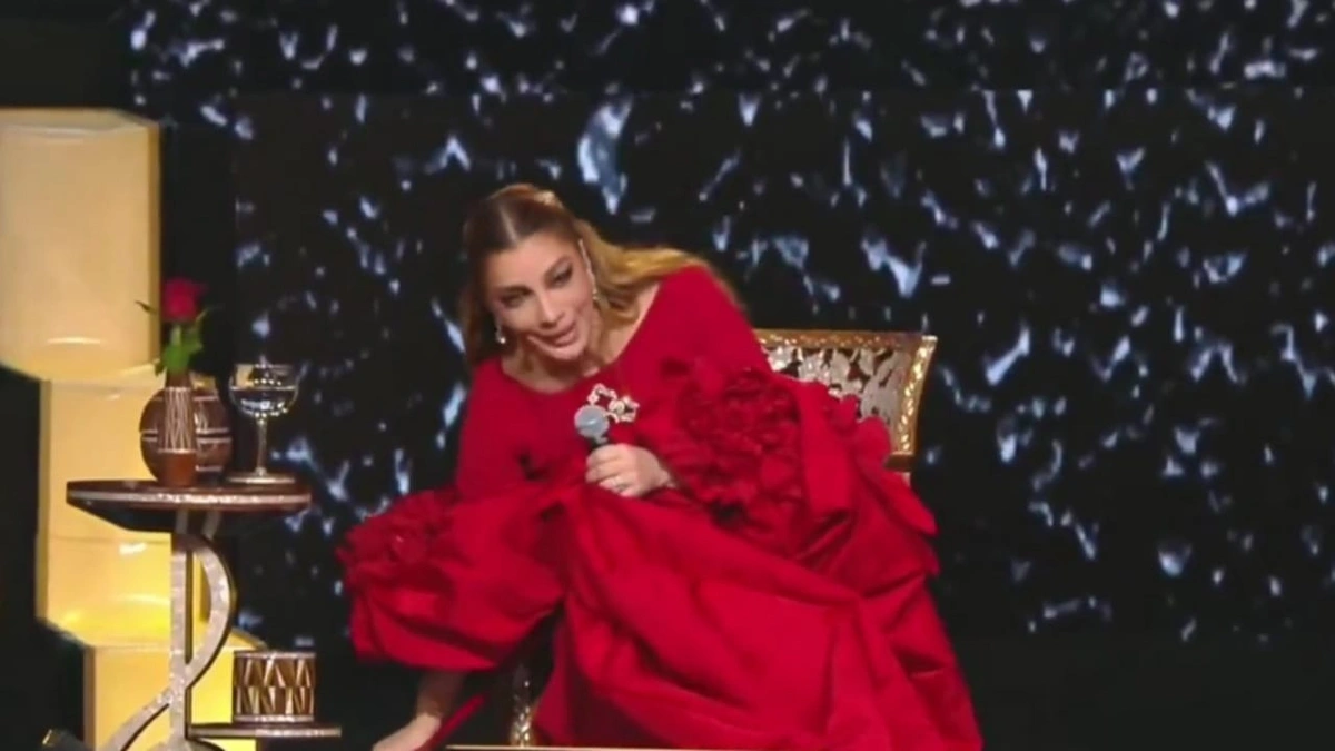 أصالة تخلع حذاءها على المسرح: أديل تعمل هيك متلي متلها .. فيديو