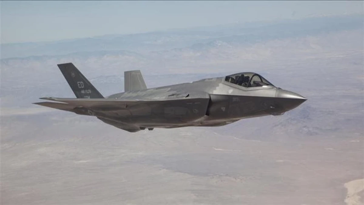 أول ظهور للمقاتلة الشبحية F-35 في أجواء المملكة .. فيديو