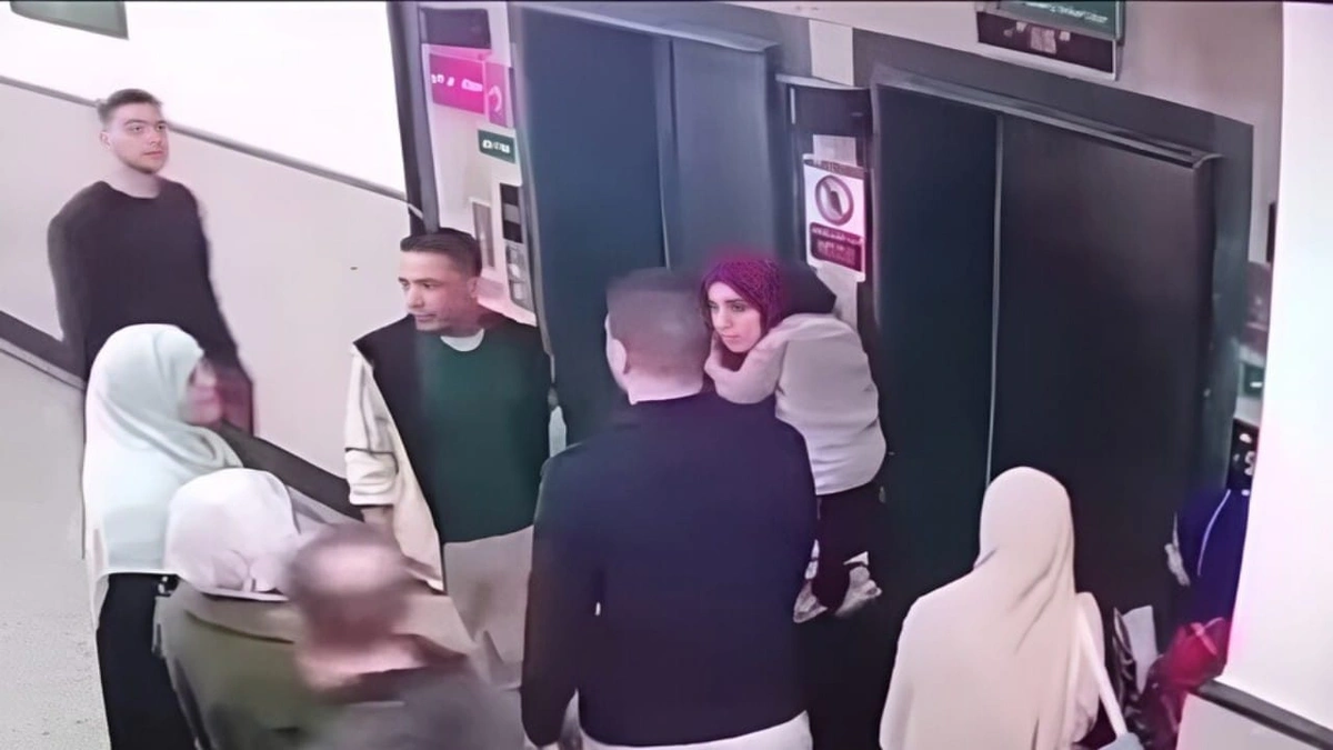 شجار عنيف بين طبيب ومرافق مريض في مصر.. فيديو