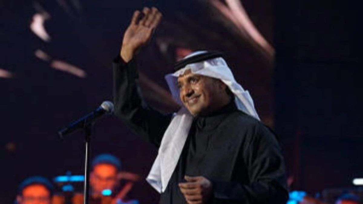 راشد الماجد يتأثر أثناء أداء أغنية المسافر والجمهور يبكي معه .. فيديو