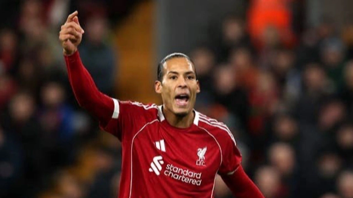 فان دايك لمحللي كرة القدم: انتقدوا اللاعبين بحذر