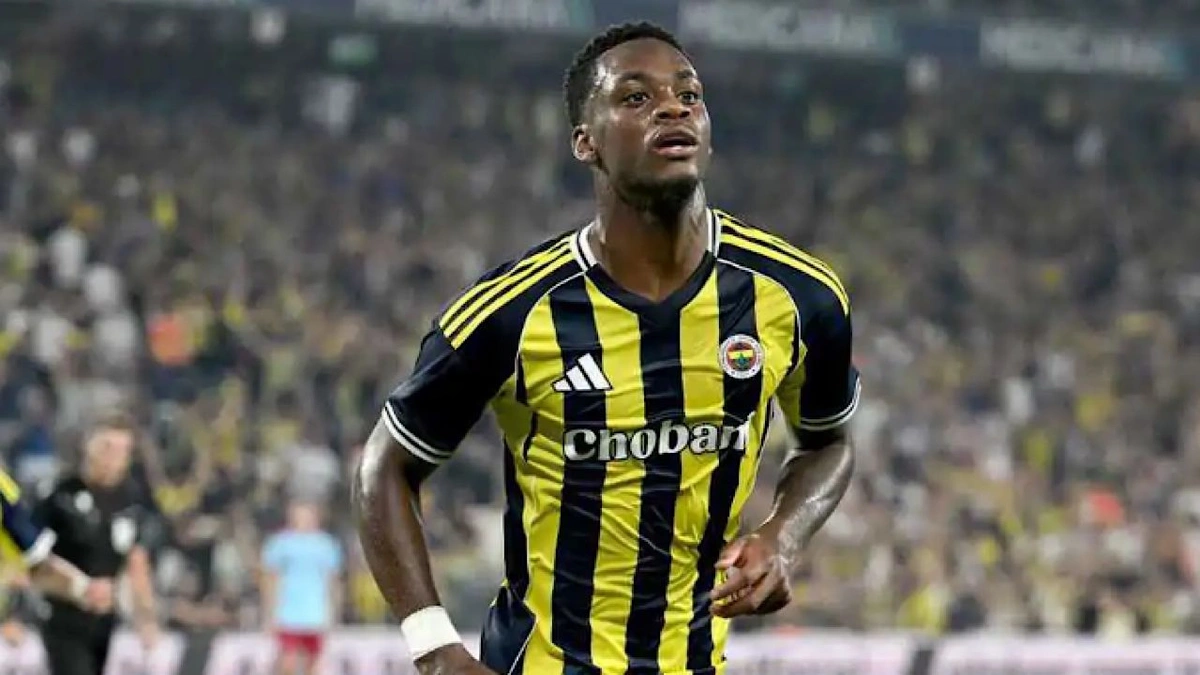 لاعب النصر يقترب من الدوري الروسي